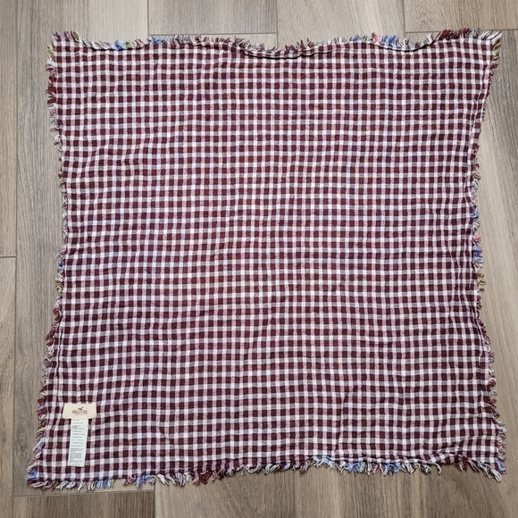 🍒 4/$20 🍒 | Hollister | Reversable Scarf - Picture 3 of 11